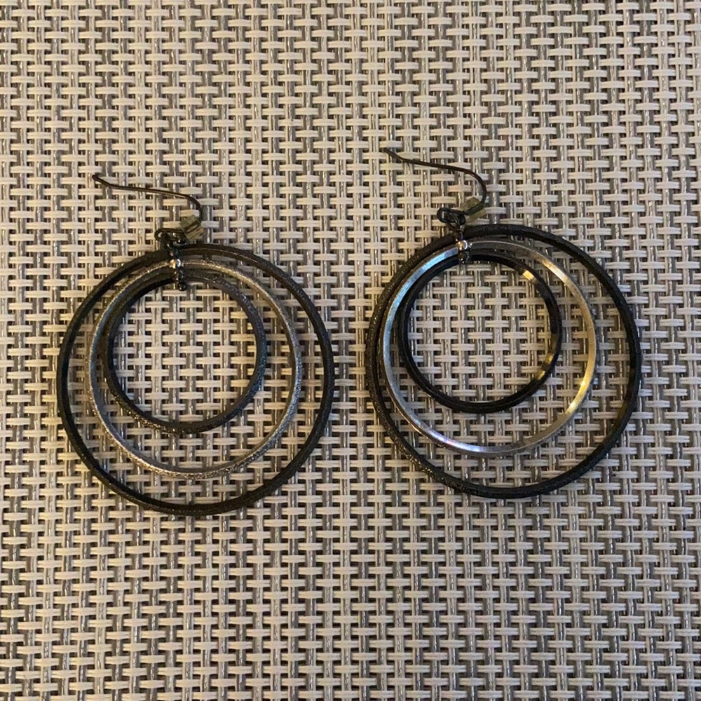 Earrings/hoops